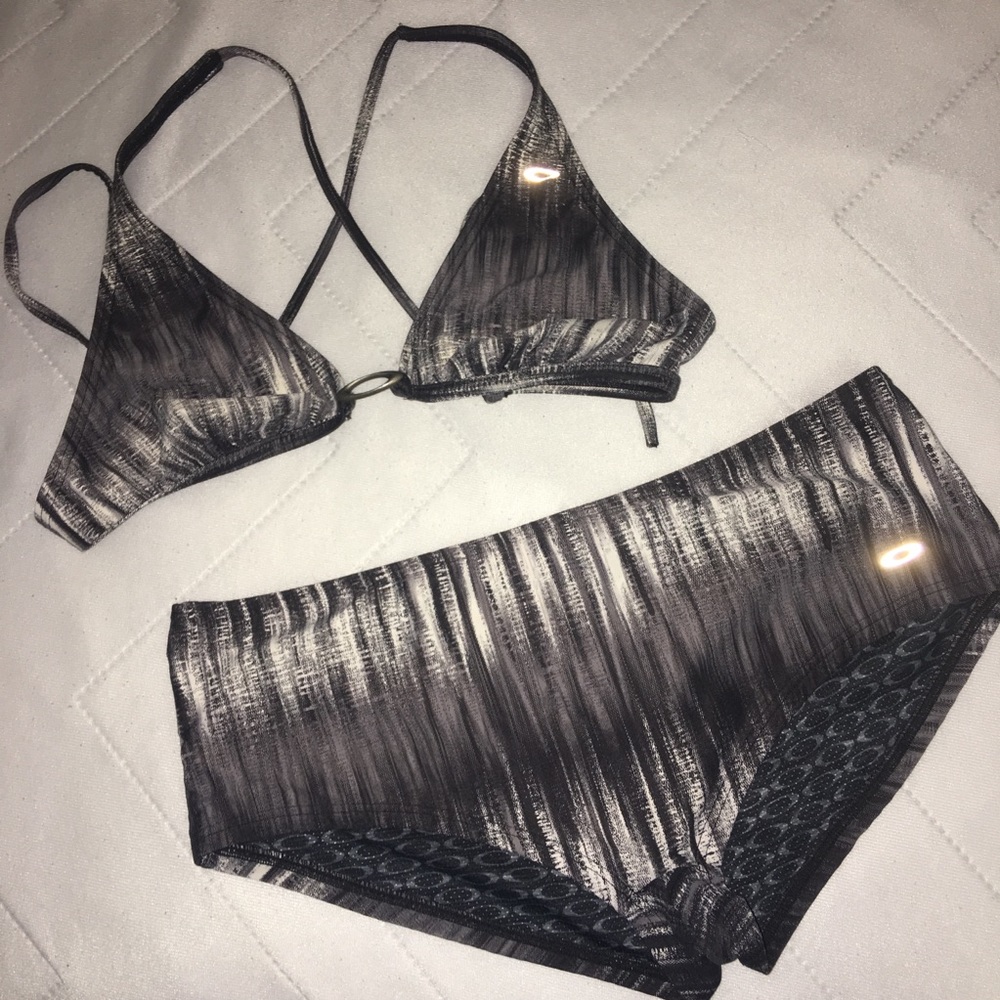 Oakley Bikini